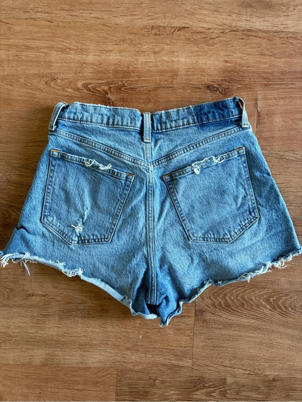Abercrombie & Fitch Light Blue Distressed Denim Shorts - Picture 3 of 3